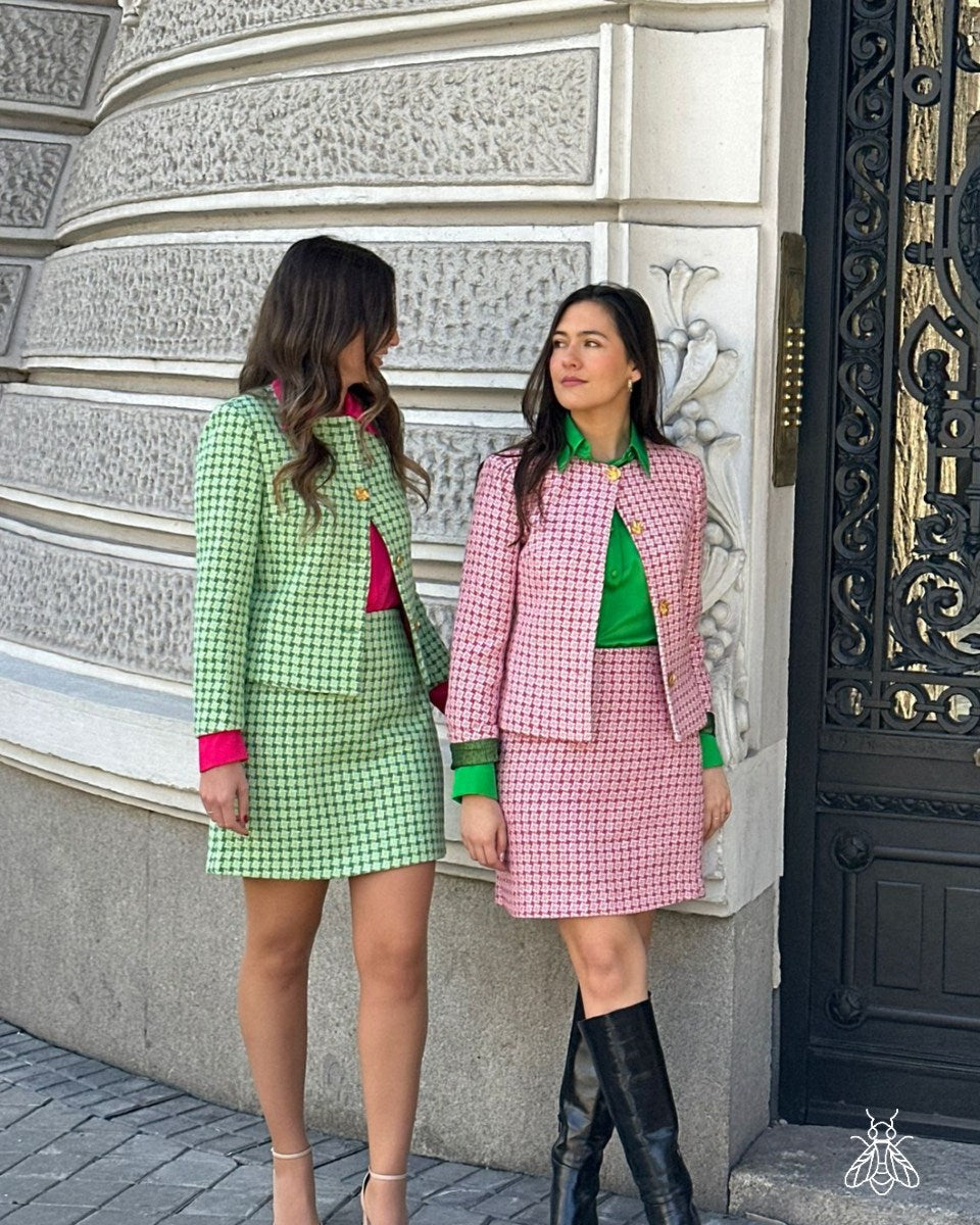 Chaqueta Coco – Elegancia atemporal en tweed rosa