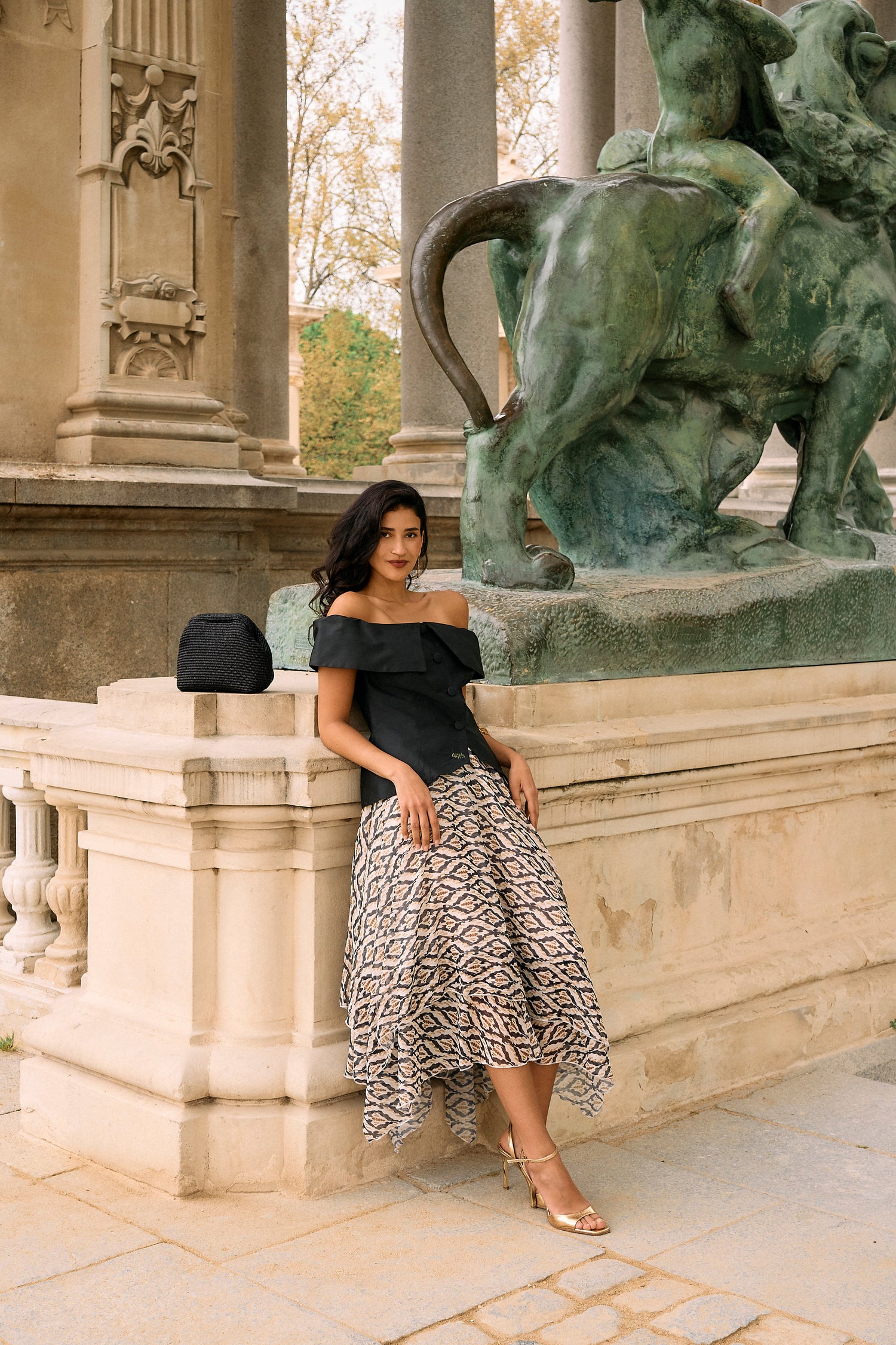 Falda midi negra invitada mujer elegante | Falda Camelia